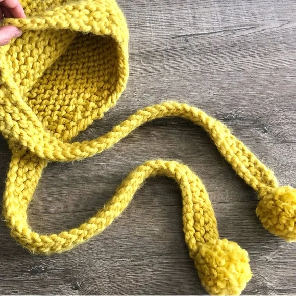 Knit Hoodie Wool Hat with scarf - Picture 2 of 2